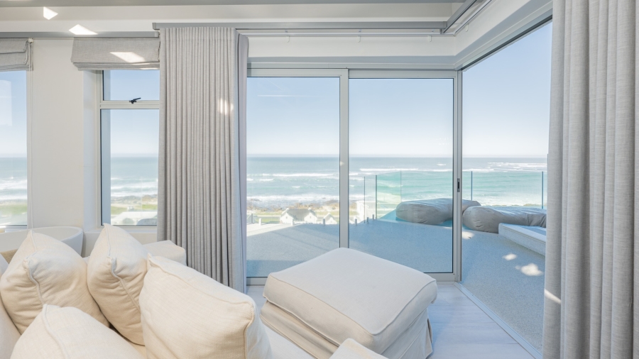 6 Bedroom Property for Sale in Struisbaai Western Cape